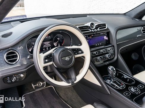 Used 2023 Bentley Bentayga image 26