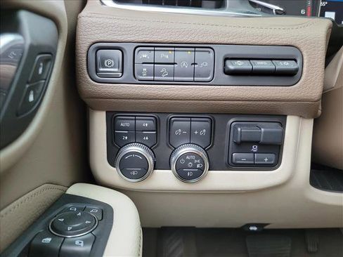 Used 2021 GMC Yukon Denali w/ Denali Ultimate Package AWD/4WD image 21