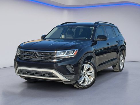 Used 2023 Volkswagen Atlas SE w/ Panoramic Sunroof Package FWD image 2