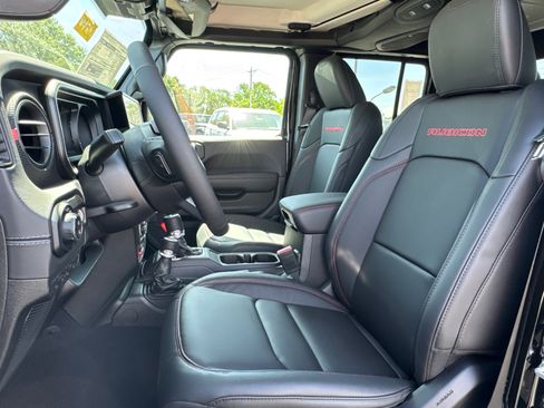 New 2025 Jeep Gladiator Rubicon w/ Convenience Group image 9