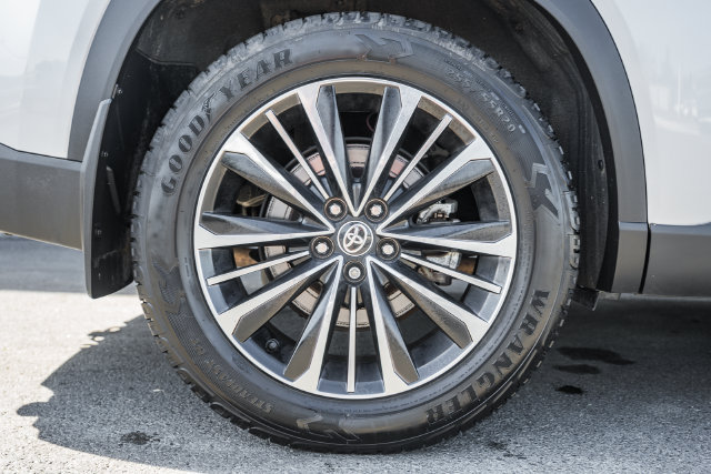 Used 2024 Toyota Grand Highlander AWD Hybrid image 24