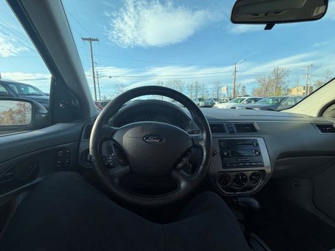 Used 2005 Ford Focus SE image 18