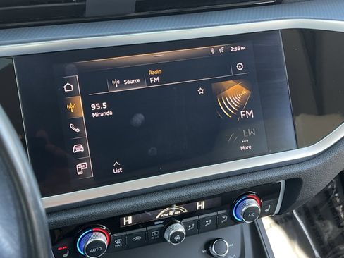 Used 2019 Audi Q3 2.0T Premium w/ Convenience Package image 28