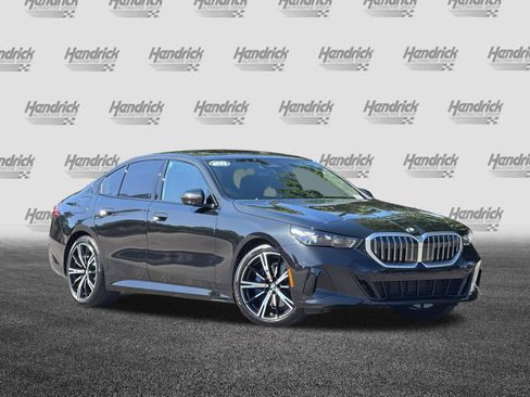 Used 2026 BMW 530i RWD image 2