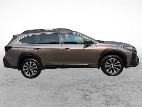 Used 2023 Subaru Outback Limited AWD/4WD image 2