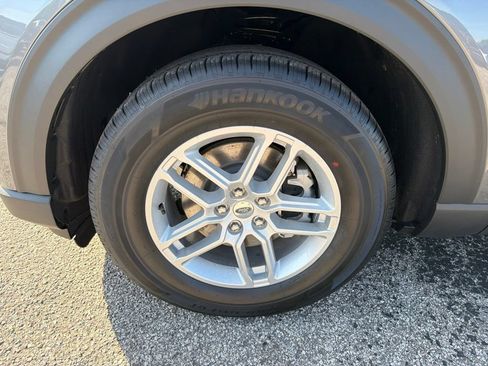 New 2026 Ford Explorer Active RWD image 9