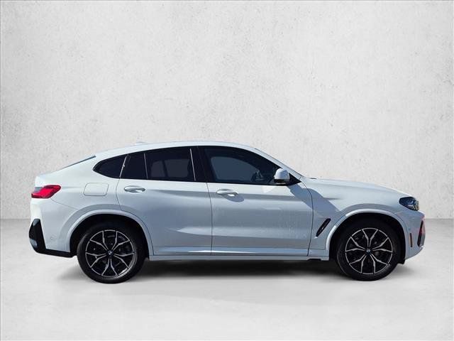 Used 2024 BMW X4 xDrive30i w/ Premium Package AWD/4WD image 4