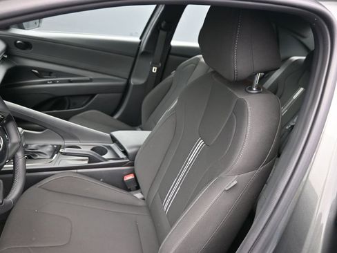 Certified 2025 Hyundai Elantra Sport image 11