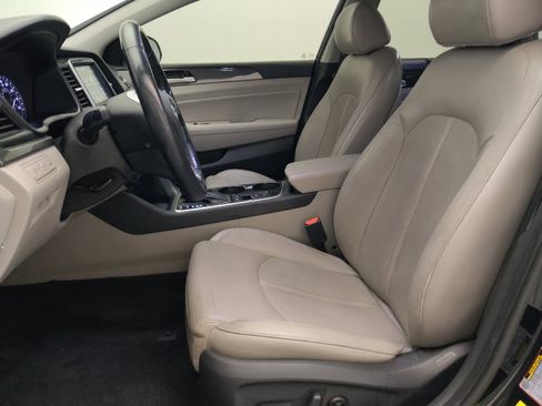 Used 2019 Hyundai Sonata Limited w/ Ultimate Package 04 FWD image 17