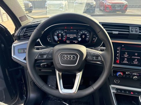 Used 2025 Audi Q3 2.0T Premium w/ Convenience Package image 21
