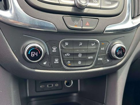 Used 2023 Chevrolet Equinox LT AWD/4WD image 29