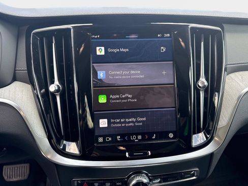 Used 2025 Volvo V60 B5 Cross Country Ultra w/ Climate Package image 23