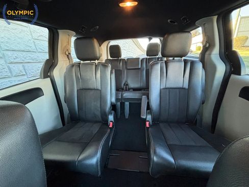 Used 2020 Dodge Grand Caravan SXT image 41