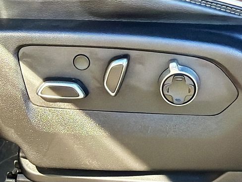 Used 2023 GMC Yukon Denali Ultimate image 25