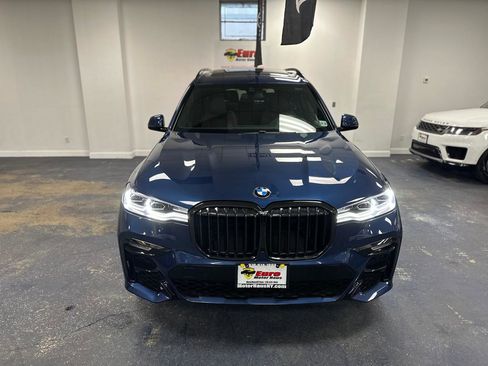 Used 2021 BMW X7 xDrive40i w/ Premium Package 2 AWD/4WD image 3