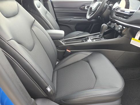 New 2026 Jeep Compass Latitude image 11