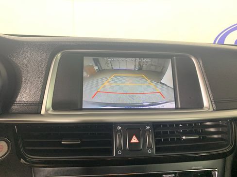 Used 2019 Kia Optima EX image 27