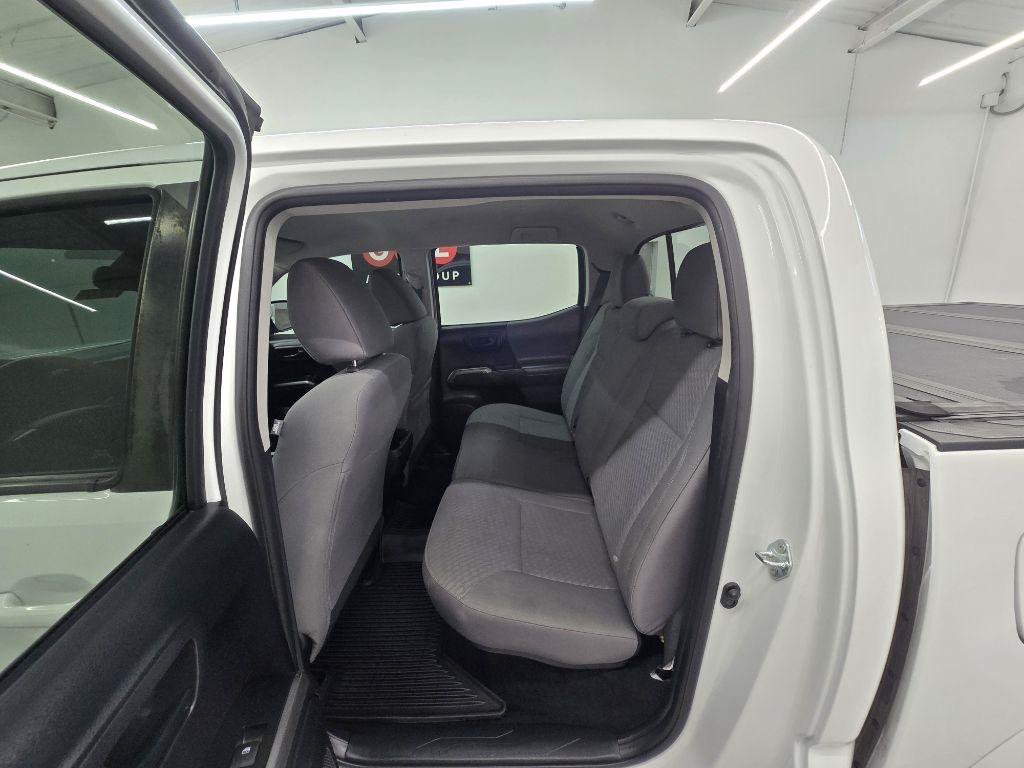 Used 2021 Toyota Tacoma SR5 AWD/4WD image 15
