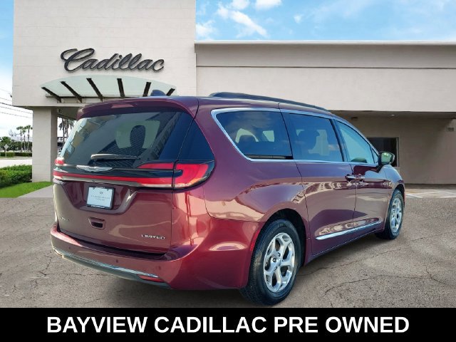 Used 2023 Chrysler Pacifica Limited FWD image 6