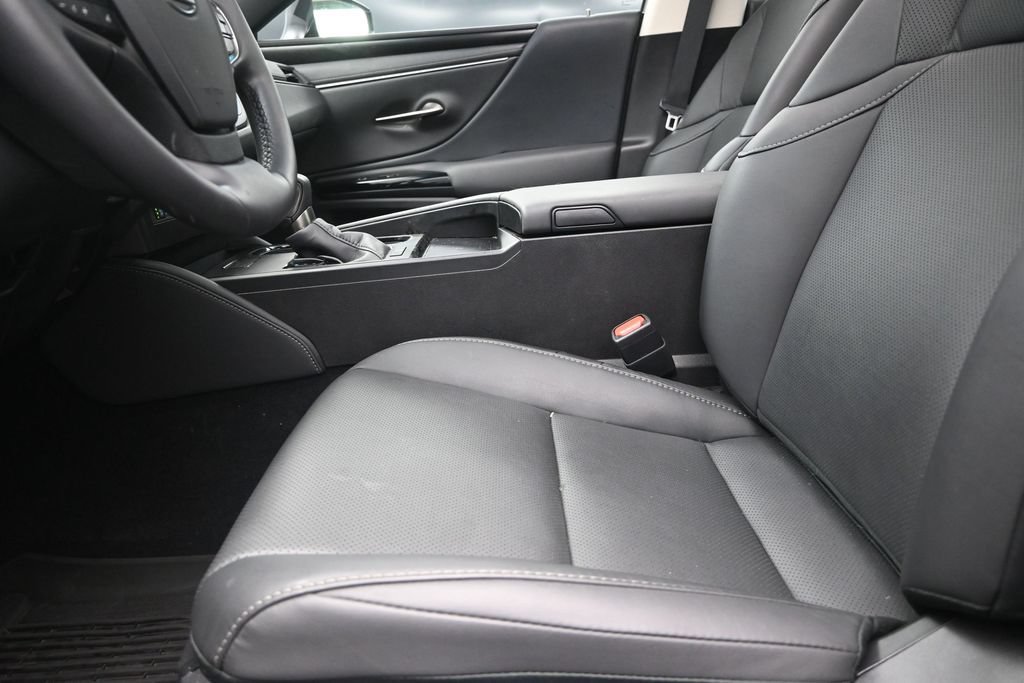 Used 2025 Lexus ES 350 w/ Premium Package FWD image 13