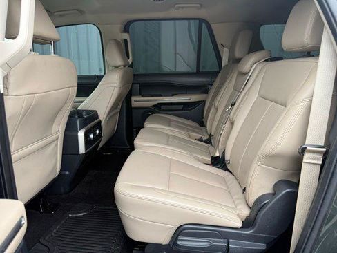 Used 2022 Ford Expedition Max XLT RWD image 6