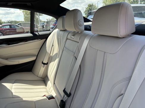 Used 2023 BMW 530i w/ Premium Package RWD image 33