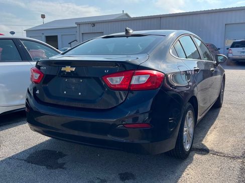 Used 2017 Chevrolet Cruze LT FWD image 6