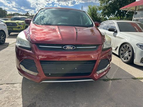 Used 2016 Ford Escape SE image 2
