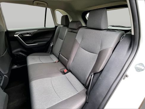 Used 2025 Toyota RAV4 XLE FWD image 21