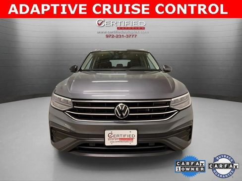 Used 2023 Volkswagen Tiguan SE w/ Panoramic Sunroof Package image 2