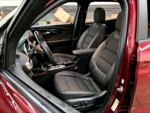 Used 2022 Chevrolet TrailBlazer RS w/ Sun and Liftgate Package image 27
