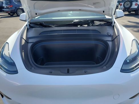 Used 2024 Tesla Model Y Long Range AWD/4WD image 26