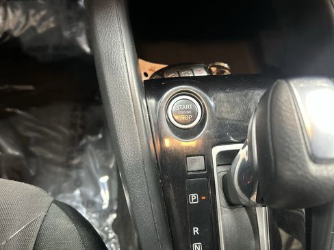 Used 2020 Nissan Kicks S image 17