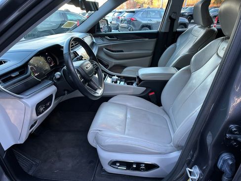 Used 2021 Jeep Grand Cherokee L Overland w/ Luxury Tech Group IV image 9