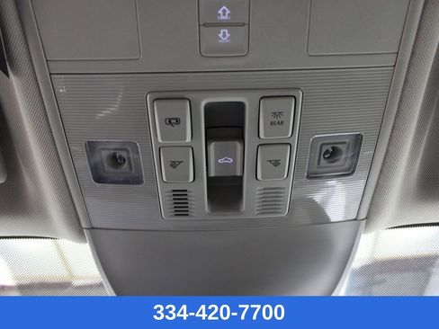 New 2026 Volkswagen Taos SE image 25