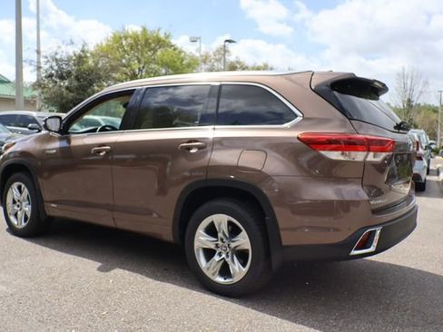 Used 2019 Toyota Highlander Limited image 6
