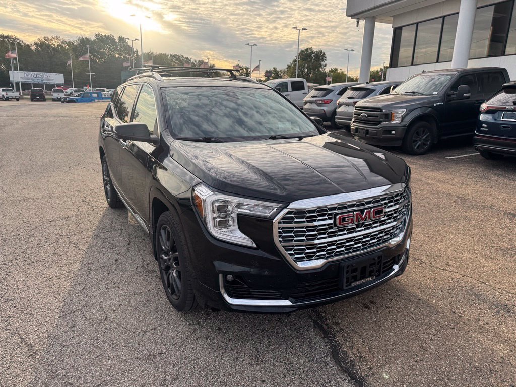 Used 2022 GMC Terrain Denali w/ Black Diamond Edition AWD/4WD image 1