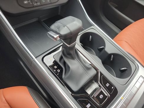 New 2026 Kia Carnival EX FWD image 36