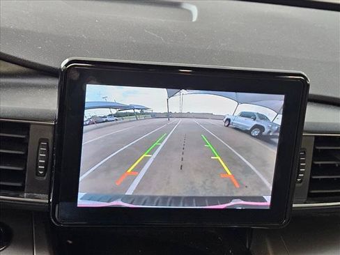 Used 2020 Ford Explorer XLT w/ Equipment Group 202A RWD image 11