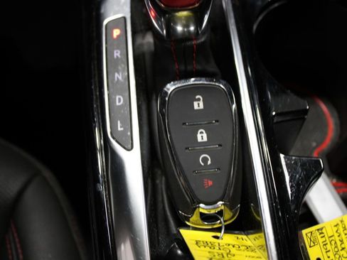 Used 2025 Chevrolet Trax RS w/ Driver Confidence Package FWD image 33