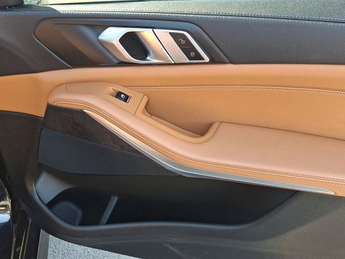 Used 2022 BMW X5 sDrive40i w/ M Sport Package image 10