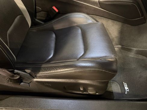 Used 2016 Chevrolet Camaro LT RWD image 9