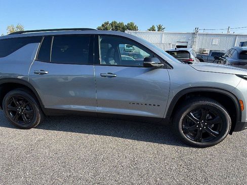 New 2027 Chevrolet Traverse LT w/ Midnight/Sport Edition FWD image 7