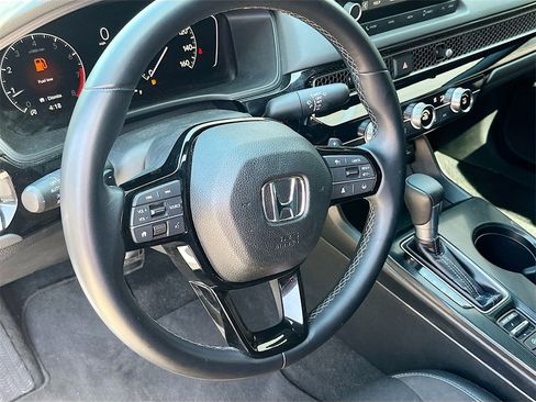 Used 2024 Honda Civic Sport image 11