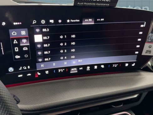 New 2025 Audi SQ5 Prestige image 22