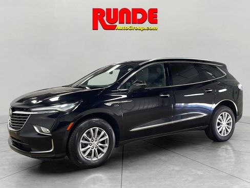 Used 2023 Buick Enclave Essence image 1