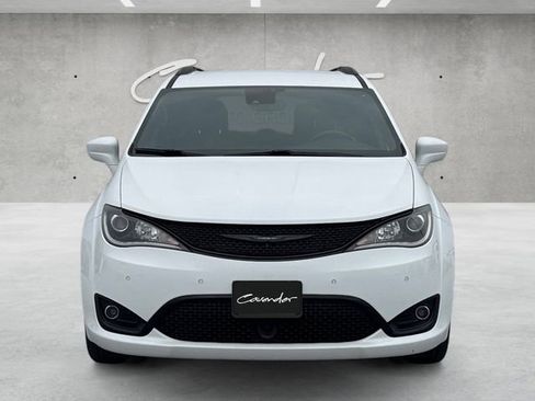 Used 2020 Chrysler Pacifica Touring-L Plus image 18