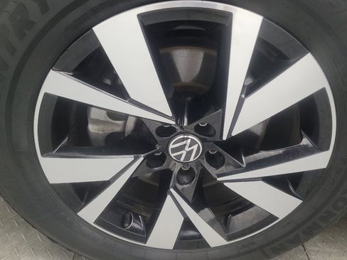 Used 2021 Volkswagen Atlas Cross Sport SE FWD image 31