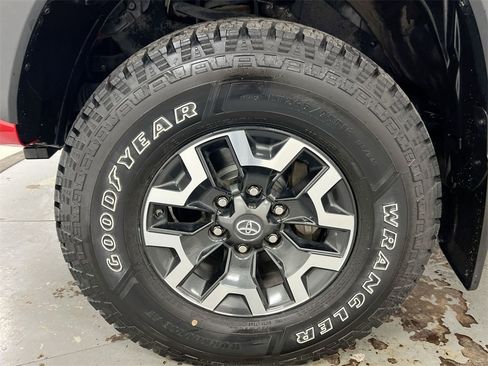Used 2020 Toyota Tacoma TRD Off-Road image 26