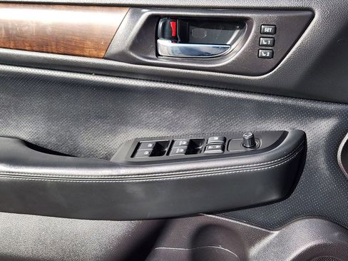 Used 2017 Subaru Outback 2.5i Limited image 12